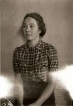 Kap Neeltje Lena 1920-2000 (moeder Suzanna Rietdijk 1944).jpg